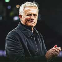 魔力鸟说球老师头像