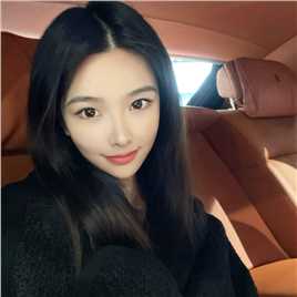 胡嘉韫老师照片