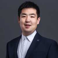 尉宏真老师照片